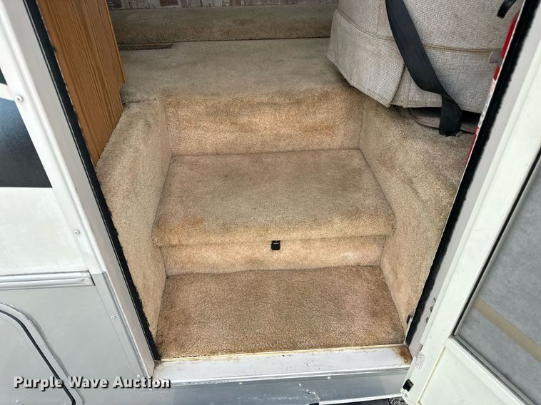 image for item EN4512 1996 Winnebago Adventure RV