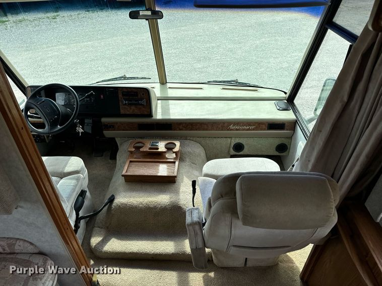 image for item EN4512 1996 Winnebago Adventure RV