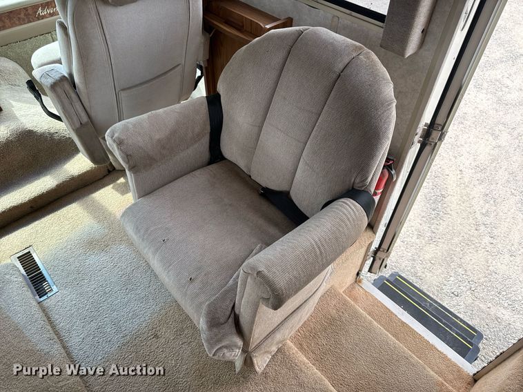 image for item EN4512 1996 Winnebago Adventure RV