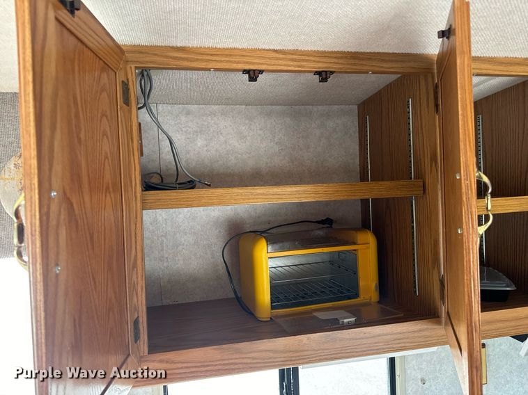 image for item EN4512 1996 Winnebago Adventure RV