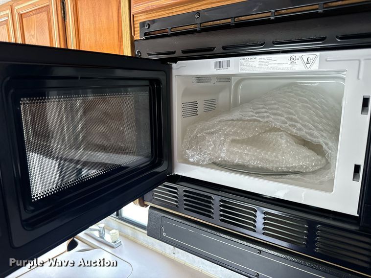 image for item EN4512 1996 Winnebago Adventure RV