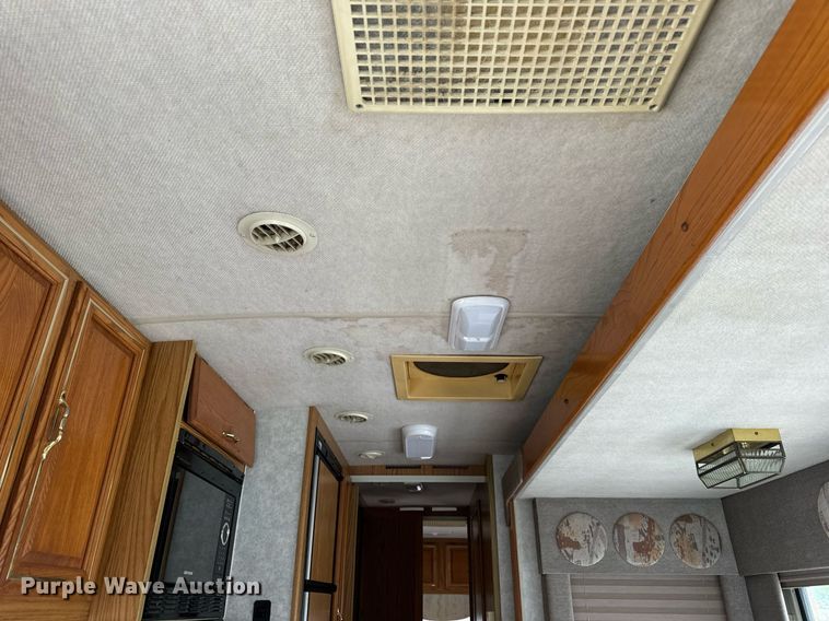 image for item EN4512 1996 Winnebago Adventure RV