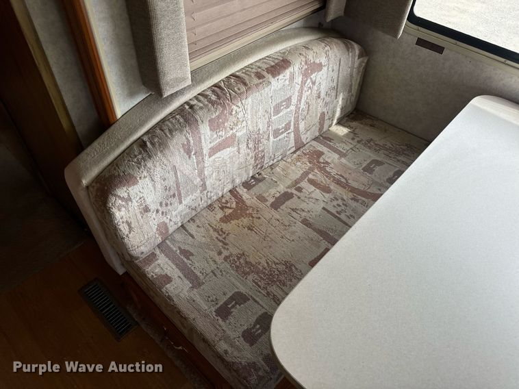 image for item EN4512 1996 Winnebago Adventure RV