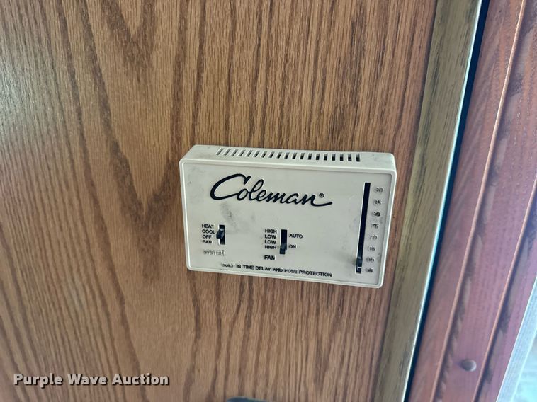 image for item EN4512 1996 Winnebago Adventure RV