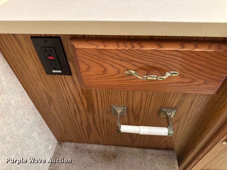 image for item EN4512 1996 Winnebago Adventure RV