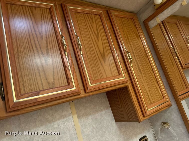 image for item EN4512 1996 Winnebago Adventure RV