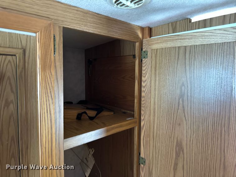 image for item EN4512 1996 Winnebago Adventure RV