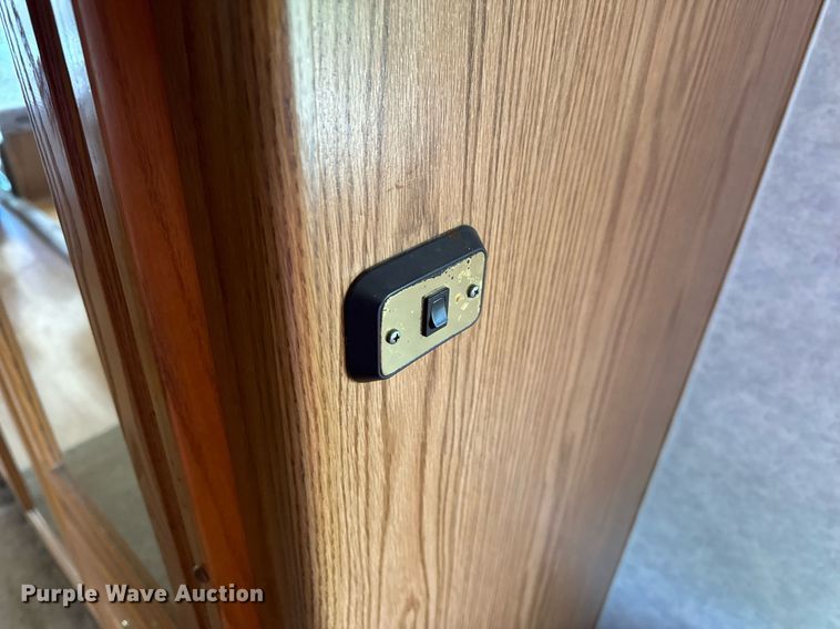 image for item EN4512 1996 Winnebago Adventure RV