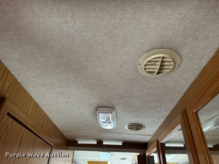 image for item EN4512 1996 Winnebago Adventure RV