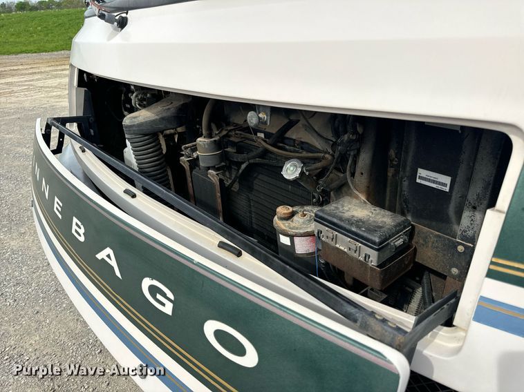 image for item EN4512 1996 Winnebago Adventure RV