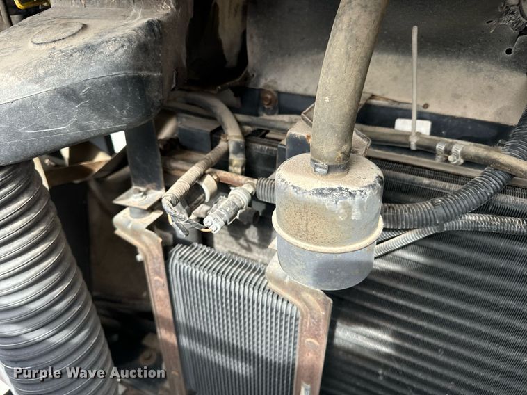 image for item EN4512 1996 Winnebago Adventure RV