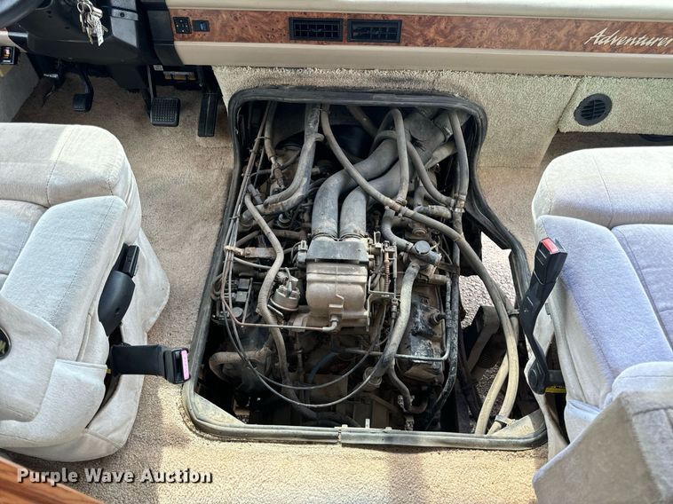 image for item EN4512 1996 Winnebago Adventure RV