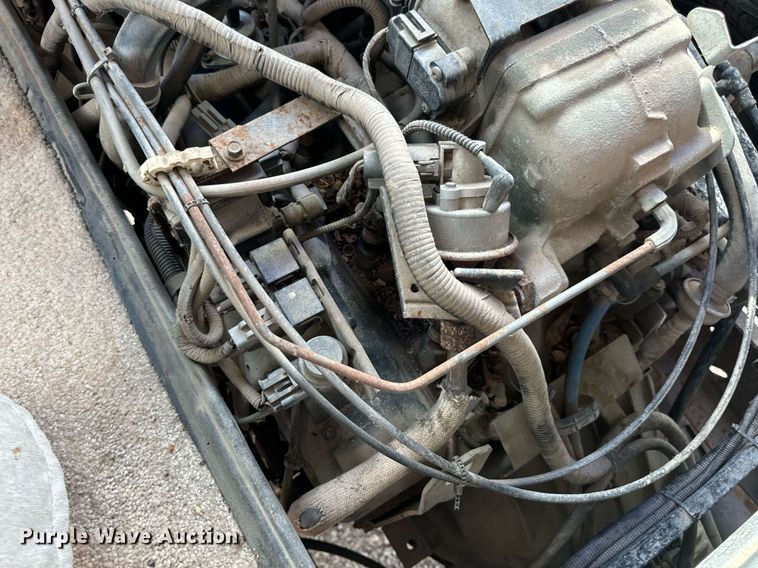 image for item EN4512 1996 Winnebago Adventure RV