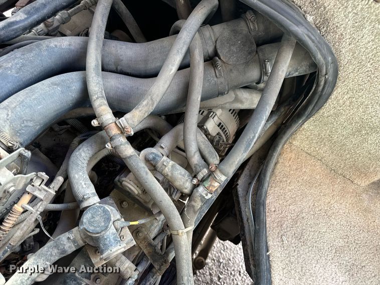 image for item EN4512 1996 Winnebago Adventure RV