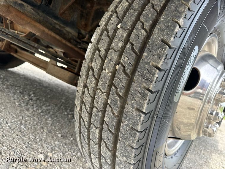 image for item EN4512 1996 Winnebago Adventure RV