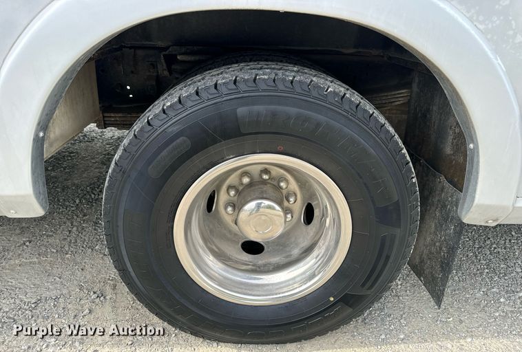 image for item EN4512 1996 Winnebago Adventure RV