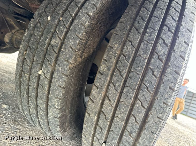 image for item EN4512 1996 Winnebago Adventure RV