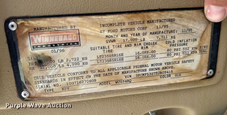 image for item EN4512 1996 Winnebago Adventure RV