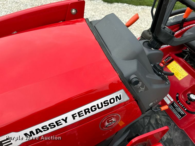 image for item EN4524 2021 Massey Ferguson GC1723 MFWD tractor