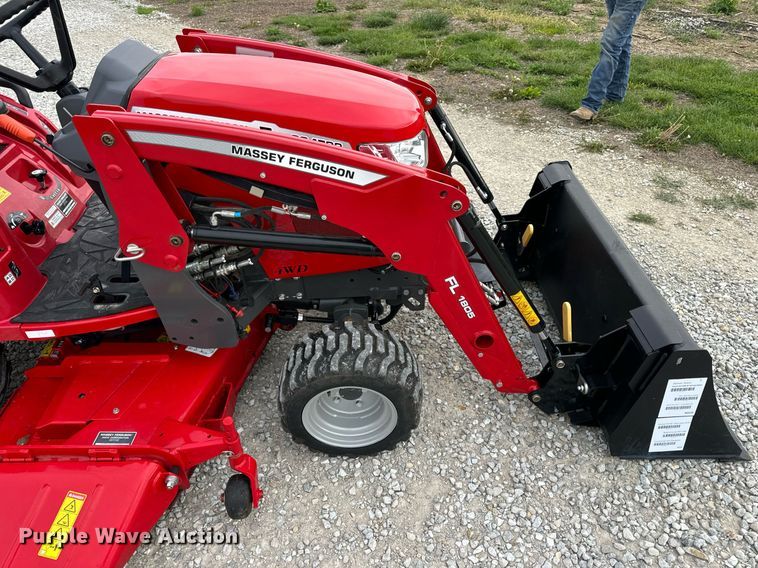 image for item EN4524 2021 Massey Ferguson GC1723 MFWD tractor