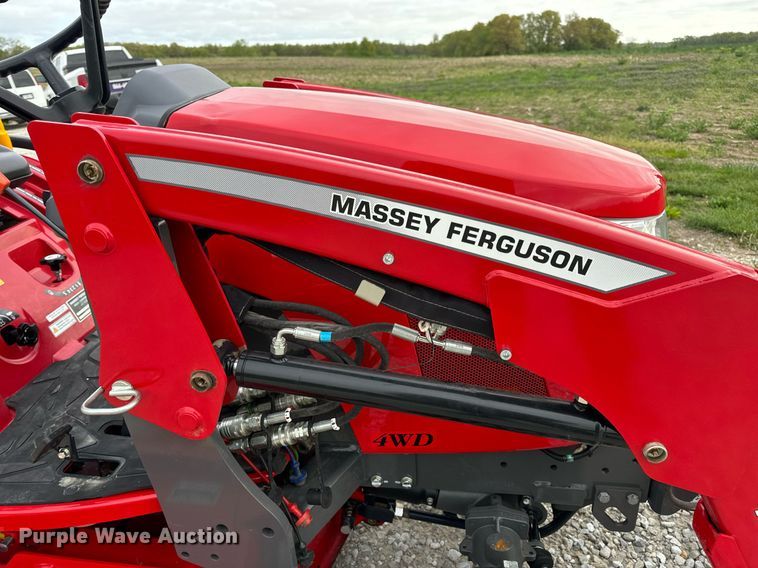 image for item EN4524 2021 Massey Ferguson GC1723 MFWD tractor