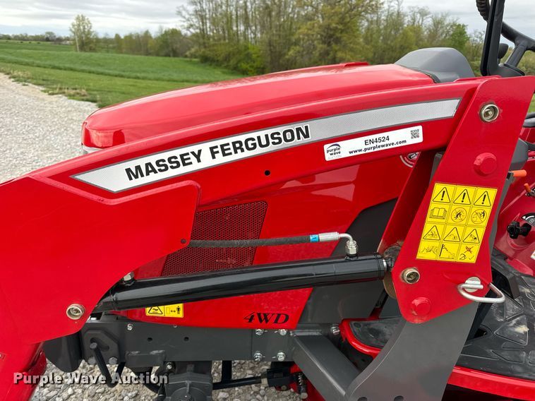 image for item EN4524 2021 Massey Ferguson GC1723 MFWD tractor