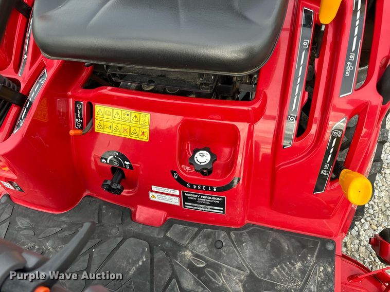 image for item EN4524 2021 Massey Ferguson GC1723 MFWD tractor