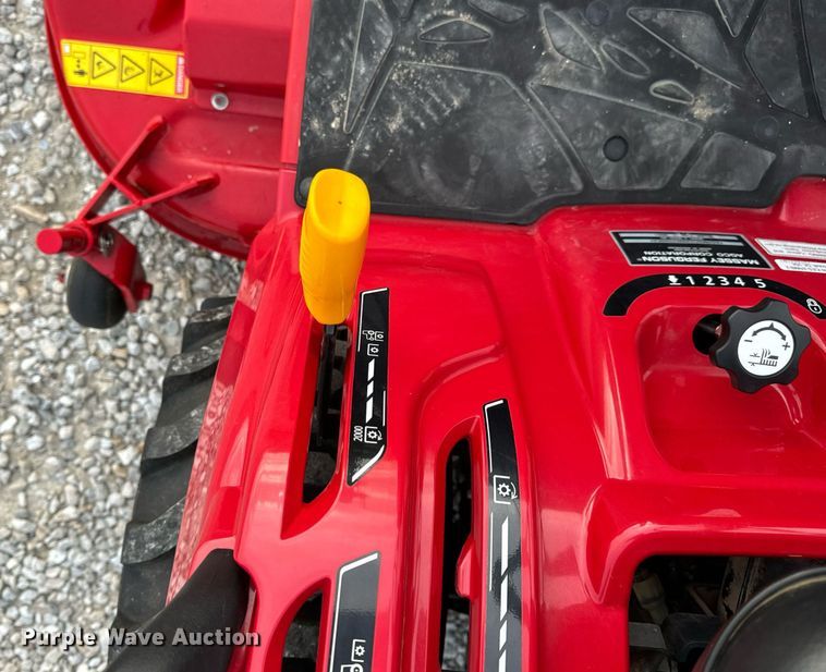 image for item EN4524 2021 Massey Ferguson GC1723 MFWD tractor