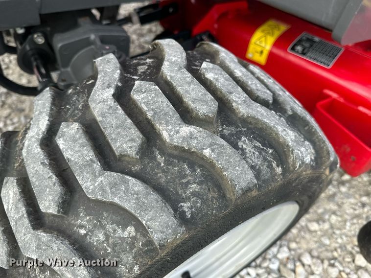 image for item EN4524 2021 Massey Ferguson GC1723 MFWD tractor