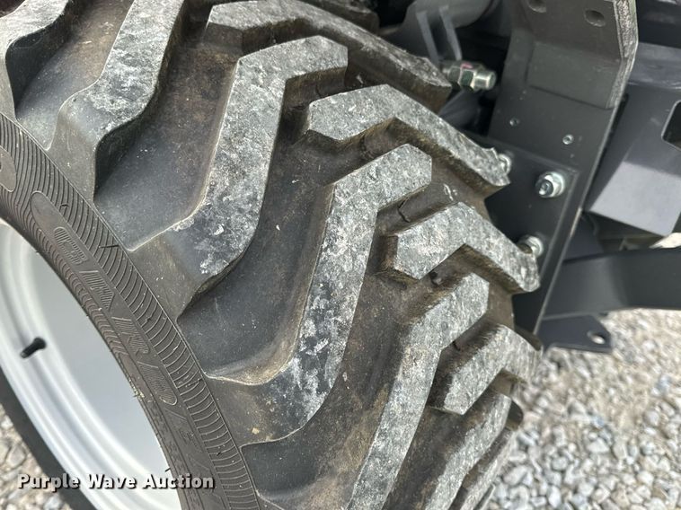 image for item EN4524 2021 Massey Ferguson GC1723 MFWD tractor