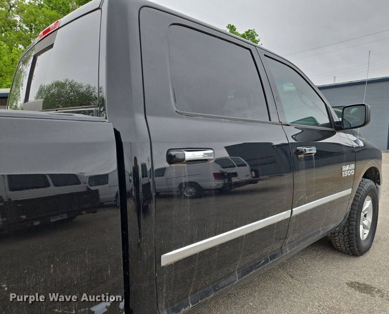 image for item EN8939 2013 Dodge Ram 1500 Crew Cab pickup truck