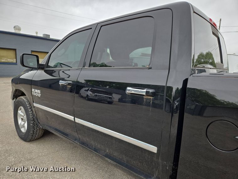 image for item EN8939 2013 Dodge Ram 1500 Crew Cab pickup truck