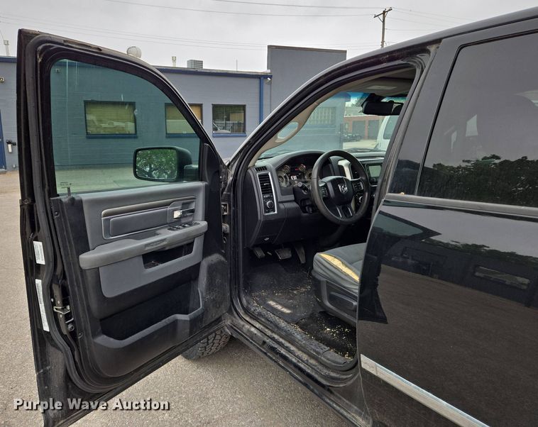 image for item EN8939 2013 Dodge Ram 1500 Crew Cab pickup truck