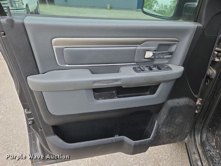 image for item EN8939 2013 Dodge Ram 1500 Crew Cab pickup truck