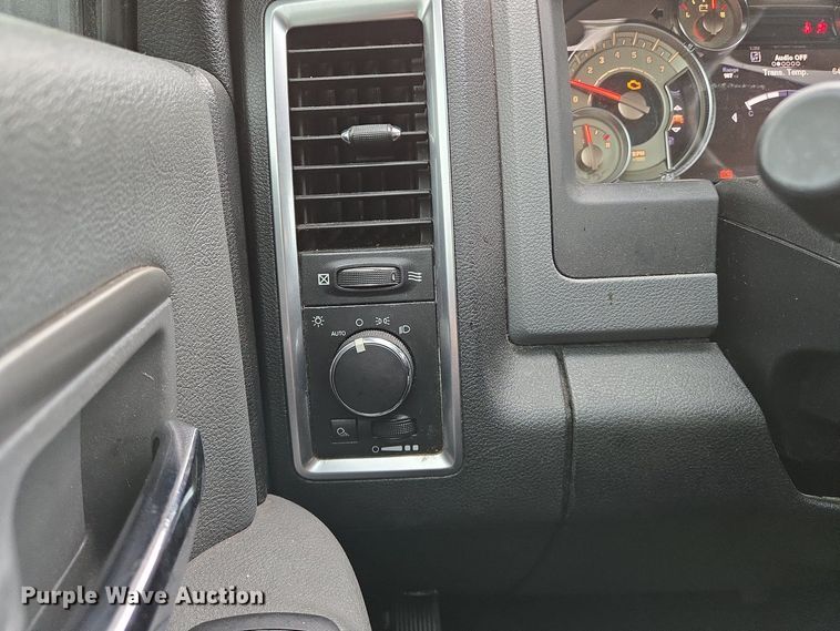 image for item EN8939 2013 Dodge Ram 1500 Crew Cab pickup truck