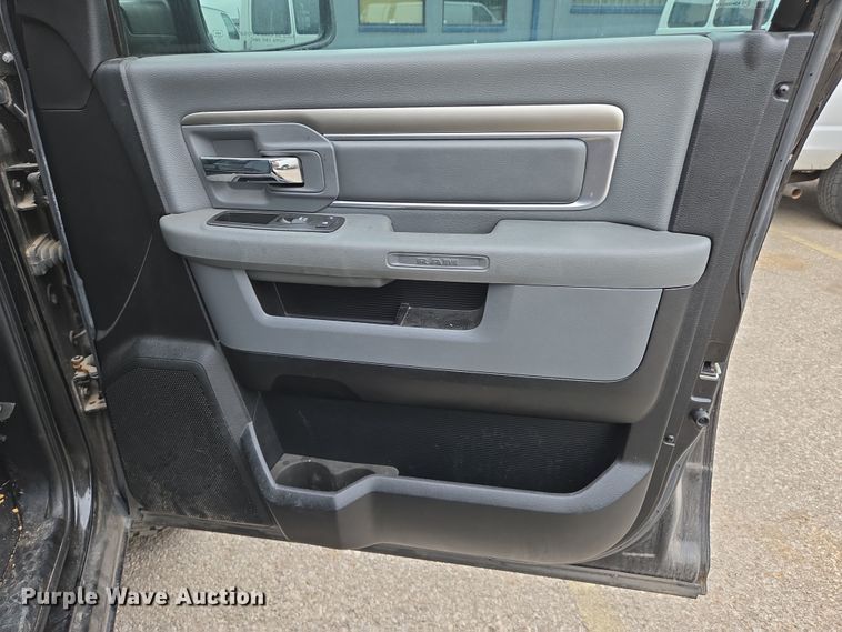 image for item EN8939 2013 Dodge Ram 1500 Crew Cab pickup truck