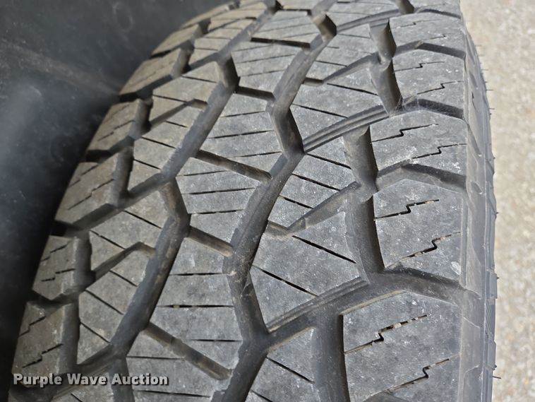 image for item EN8939 2013 Dodge Ram 1500 Crew Cab pickup truck