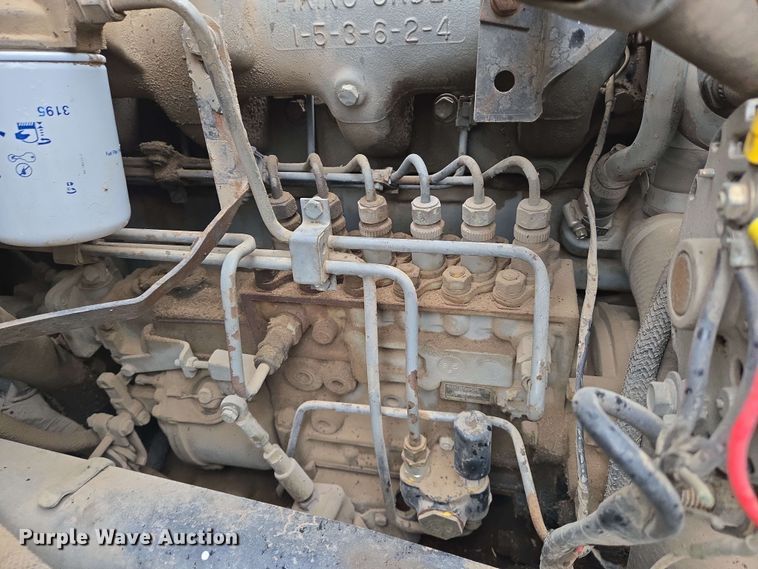 image for item EN8958 1989 Ford F800 utility / service truck