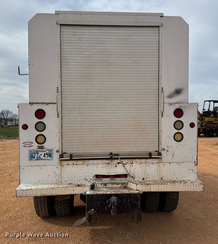 image for item EQ1232 2004 International 4300 utility / service truck