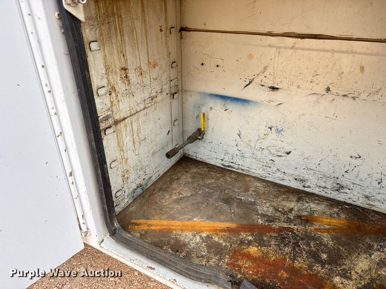 image for item EQ1232 2004 International 4300 utility / service truck