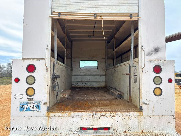 image for item EQ1232 2004 International 4300 utility / service truck