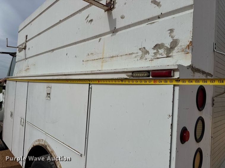 image for item EQ1232 2004 International 4300 utility / service truck