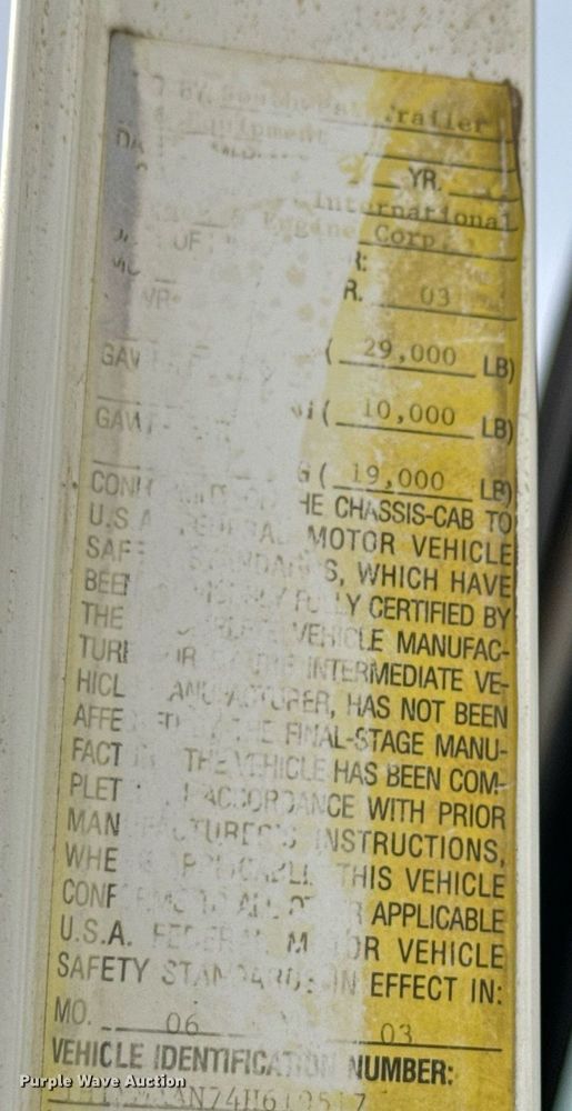 image for item EQ1232 2004 International 4300 utility / service truck