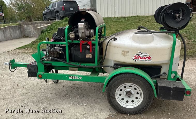 image for item EQ1351 Shark SSG-503537E/G hot pressure washer trailer