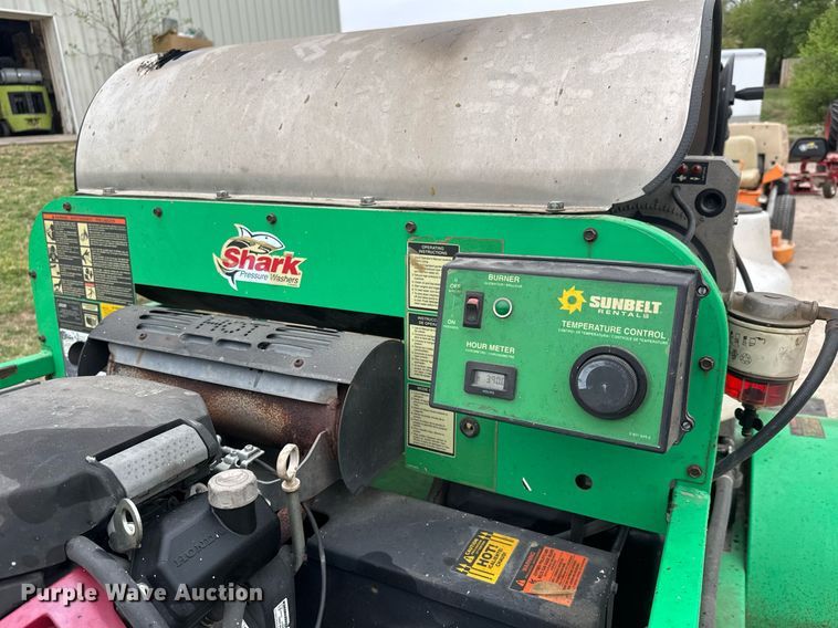 image for item EQ1351 Shark SSG-503537E/G hot pressure washer trailer