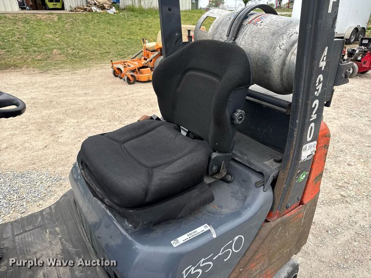 image for item EQ1353 Toyota 8FGCU20 forklift