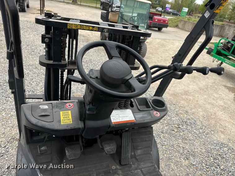 image for item EQ1353 Toyota 8FGCU20 forklift