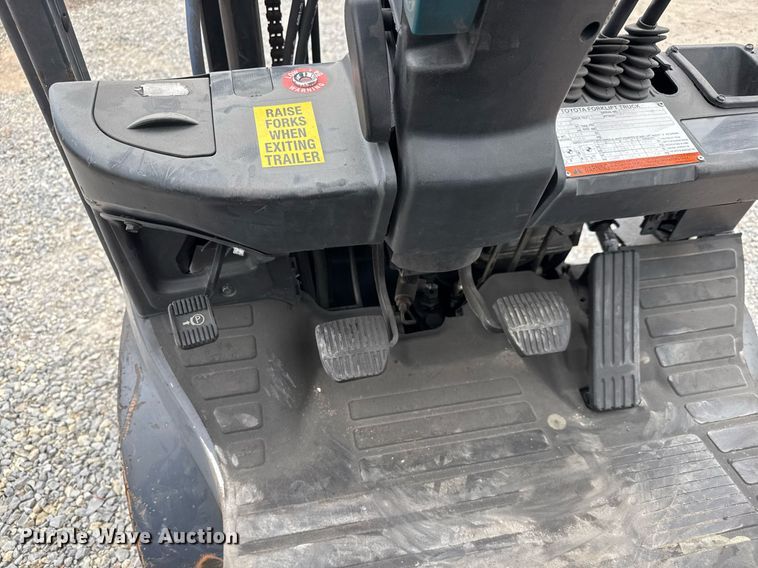 image for item EQ1353 Toyota 8FGCU20 forklift