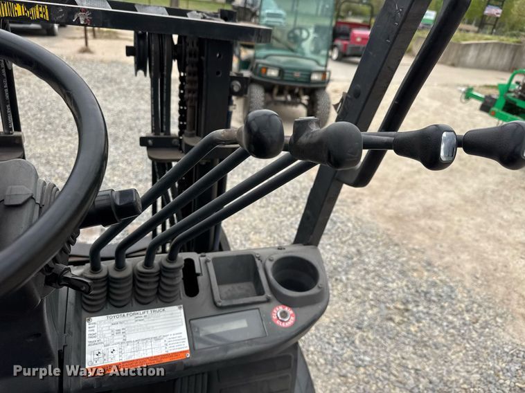 image for item EQ1353 Toyota 8FGCU20 forklift