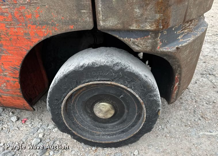 image for item EQ1353 Toyota 8FGCU20 forklift